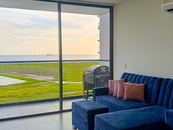 1 BR con balcón y vistas al Mar Salinas del Mar