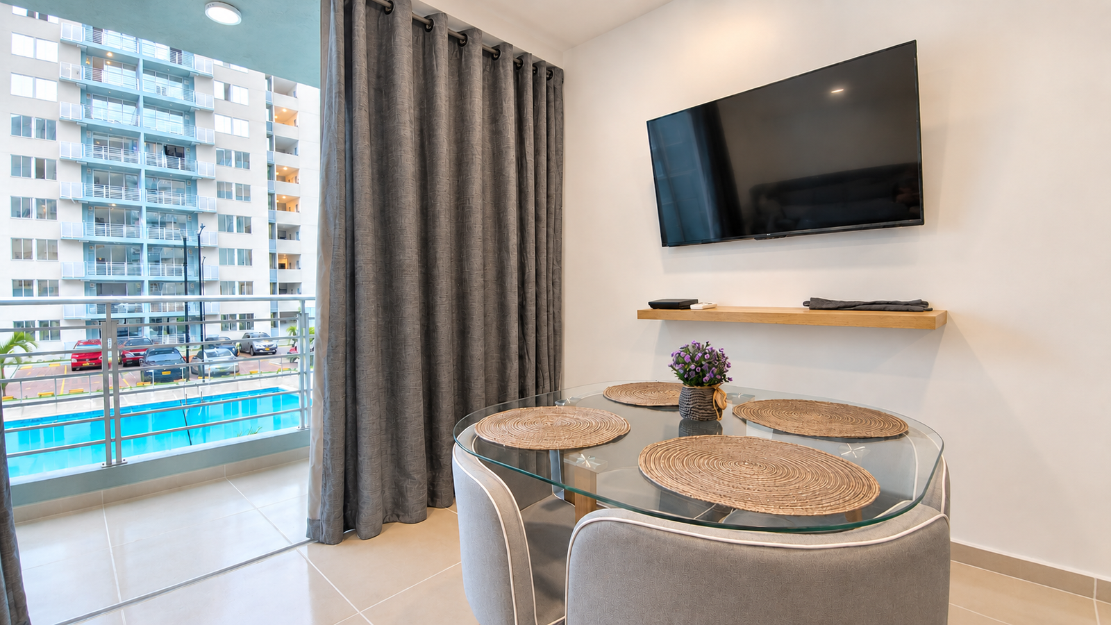 Moderno y nuevo | AC + Wifi + TV | Cerca al Mar